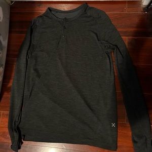 Lululemon long sleeve shirt size large